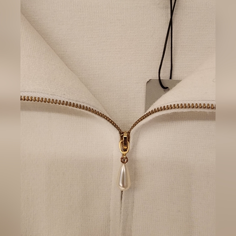 One grey Day Elegant Wide Collar Zippered Tapered Waist Sweater In White Sz SM - Picture 7 of 12